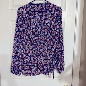 Banana Republic flowered top/wrap. Size XL